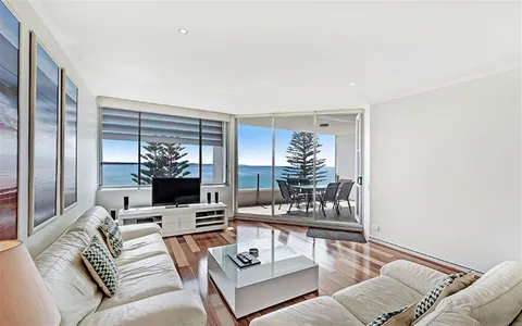 1 Bedroom Oceanview — photo 1